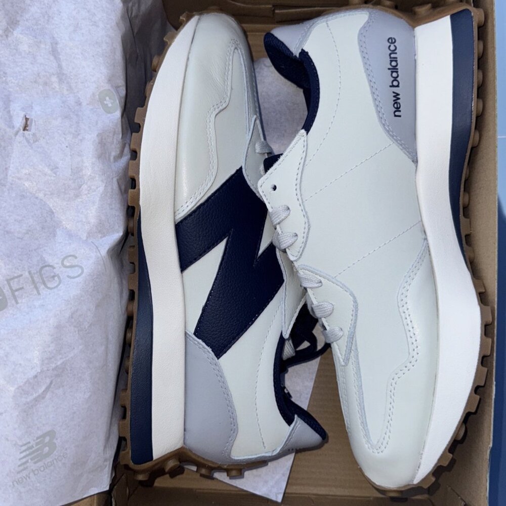 Brand New Men/Women FIGS New Balance 327 All size